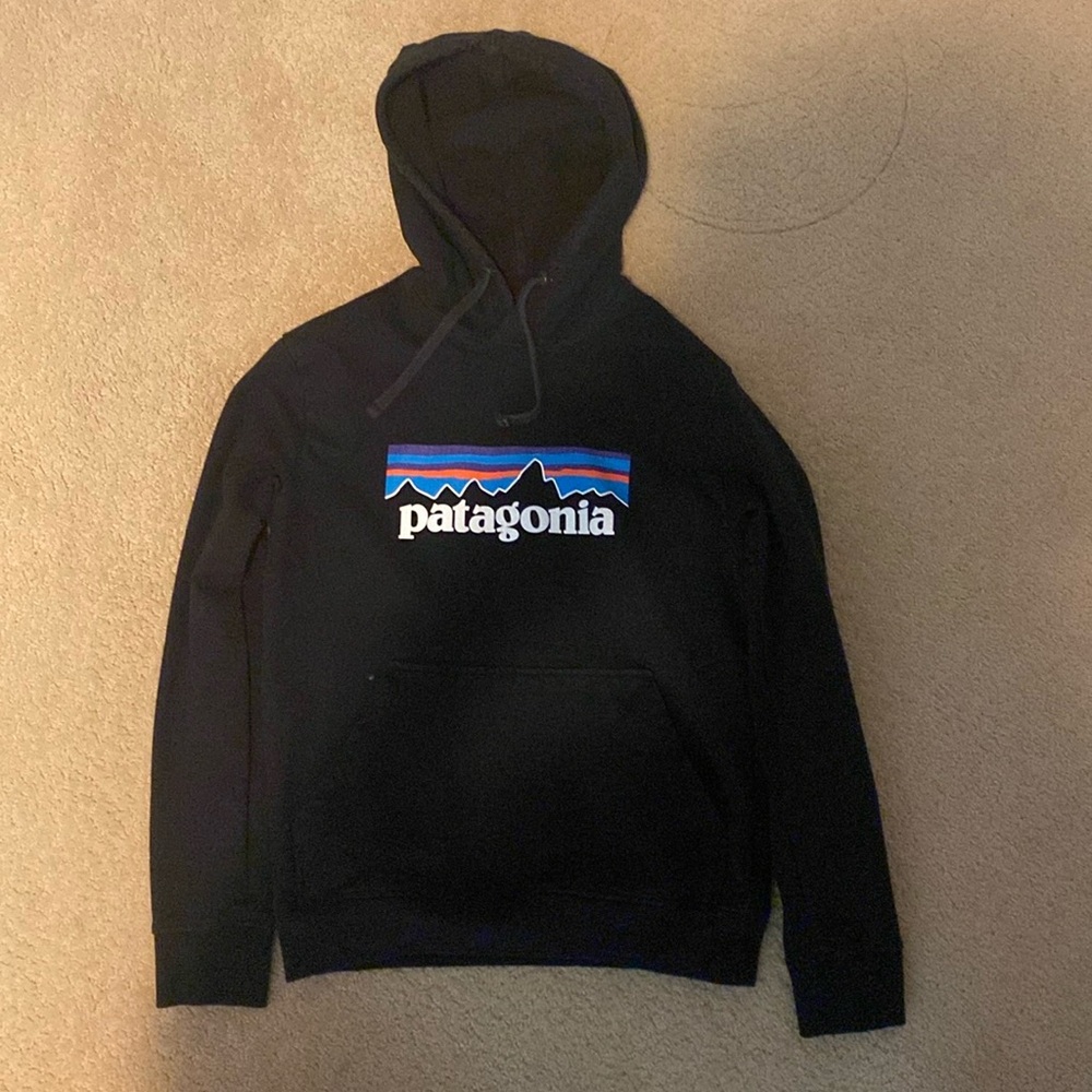 Patagonia xs men’s logo hoodie black